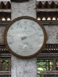 松阪牛牛舎の時計