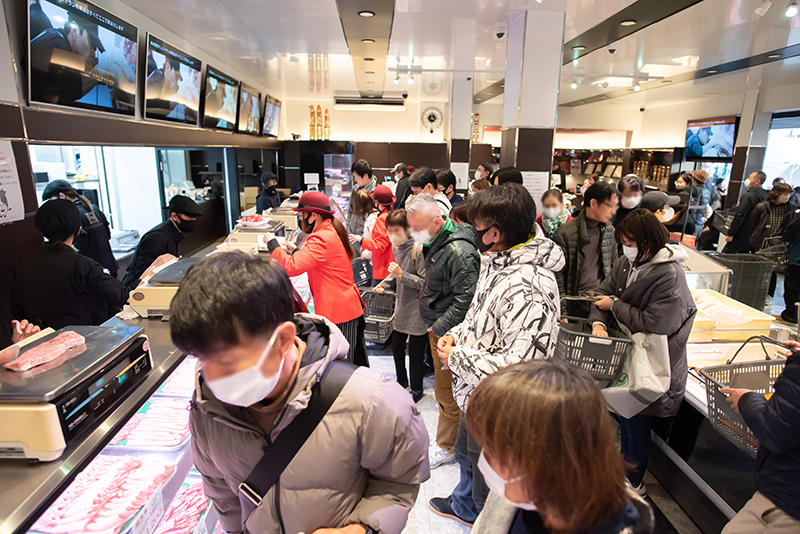 霜ふりまつりの店内