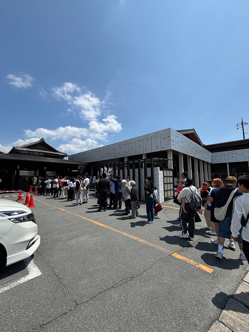 2025年5月ゴールデンウィーク期間中の三重県松阪市のレストランドリームオーシャンの行列