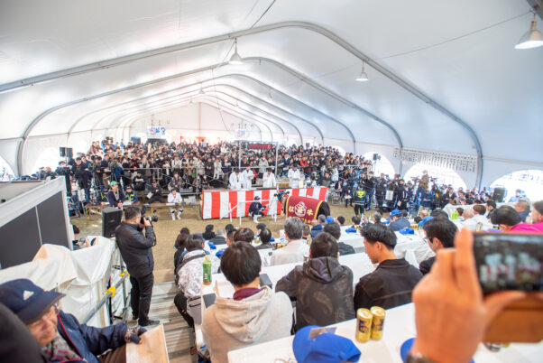 第74回 松阪肉牛共進会での特産松阪牛のセリ市