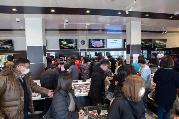 2025年12月29日・30日・31日に開催された三重県松阪市の精肉店 霜降り本舗の霜ふりまつりの店内の様子