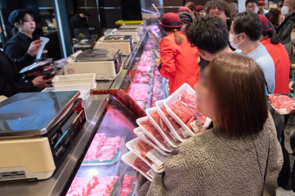 2025年12月29日・30日・31日に開催された三重県松阪市の精肉店 霜降り本舗の霜ふりまつりの店内の様子